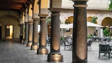 3 restaurantes; se sirven desayunos