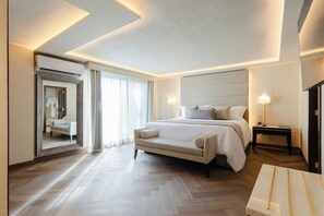 Premium bedding, in-room safe, desk, iron/ironing board - Quinta Real Puebla (Puebla)