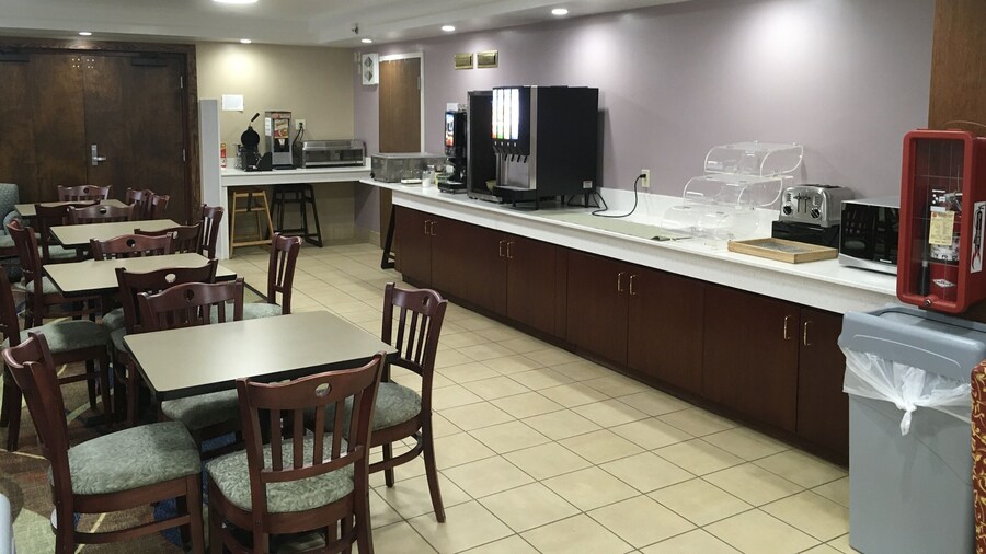 All Seasons Inn & Suites