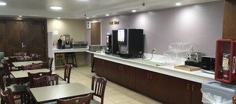 All Seasons Inn & Suites