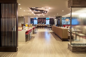Bar (trong khuôn viên)