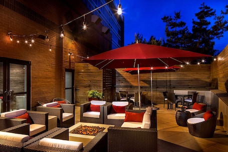 Exterior. DoubleTree by Hilton Hotel Largo/Washington DC