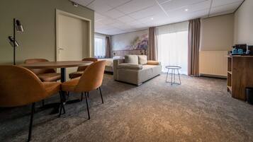 Familiekamer | Een kluis op de kamer, een strijkplank/strijkijzer, gratis wifi