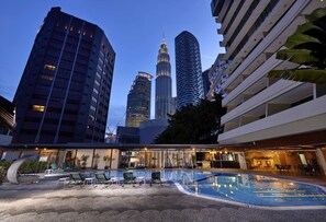 Outdoor pool, sun loungers