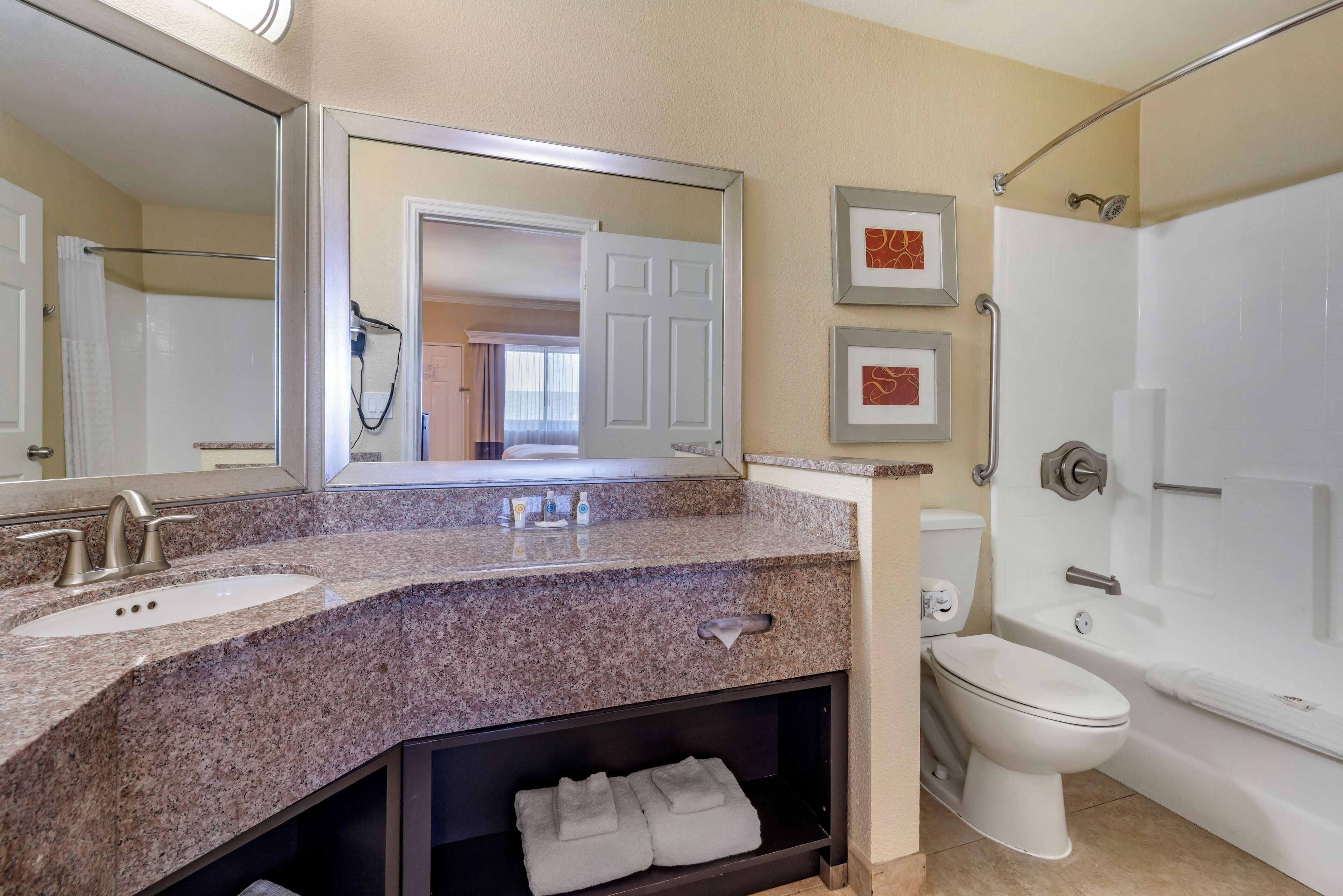 Foto - Comfort Inn & Suites Huntington Beach