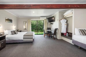 Studio (Garden) | Soundproofing, iron/ironing board, free WiFi, alarm clocks - Quality Inn Acapulco Taupo (Taupo)