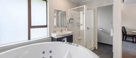 Room, 1 Bedroom (With Whirlpool)