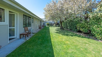 Studio (Garden)