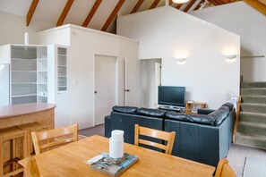 Soundproofing, iron/ironing board, free WiFi, alarm clocks - Quality Inn Acapulco Taupo (Taupo)