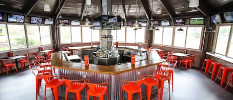 Bar (in der Unterkunft)