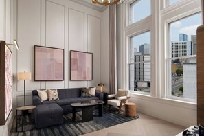 Suite, 1 King-Bett | 1 Schlafzimmer, hochwertige Bettwaren, Daunenbettdecken