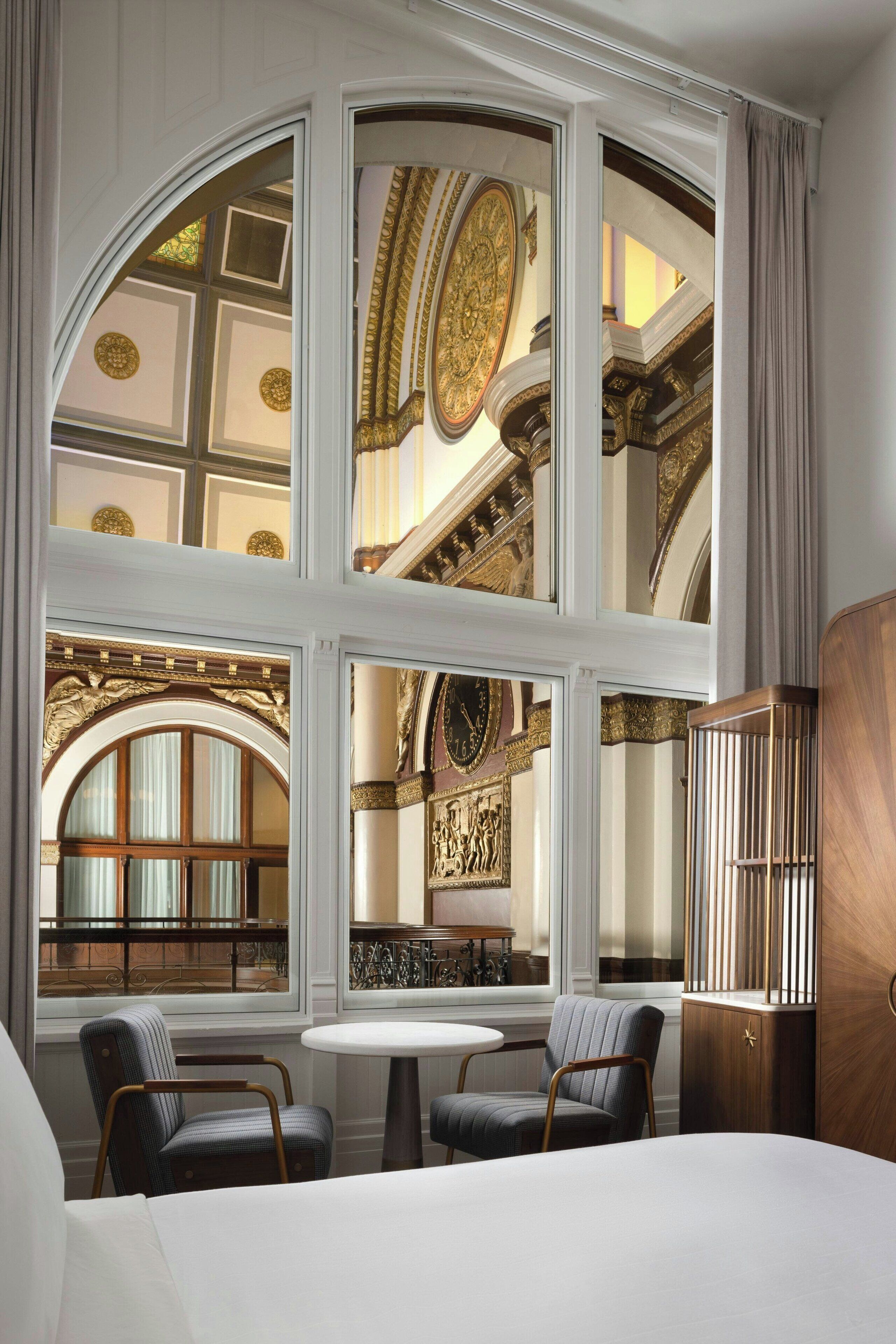 deluxe room, 1 king bed, non smoking | 1 bedroom, premium bedding, down duvets, pillow-top beds