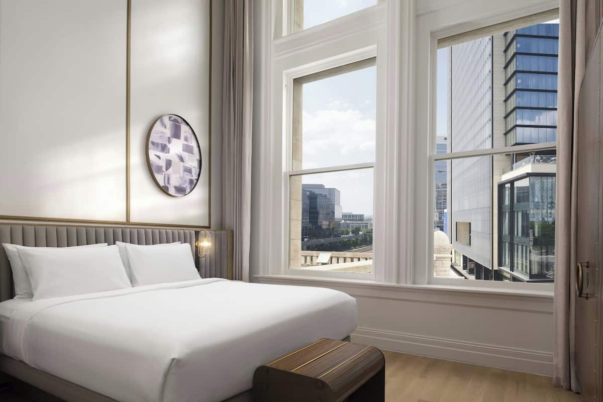 1 Schlafzimmer, hochwertige Bettwaren, Daunenbettdecken