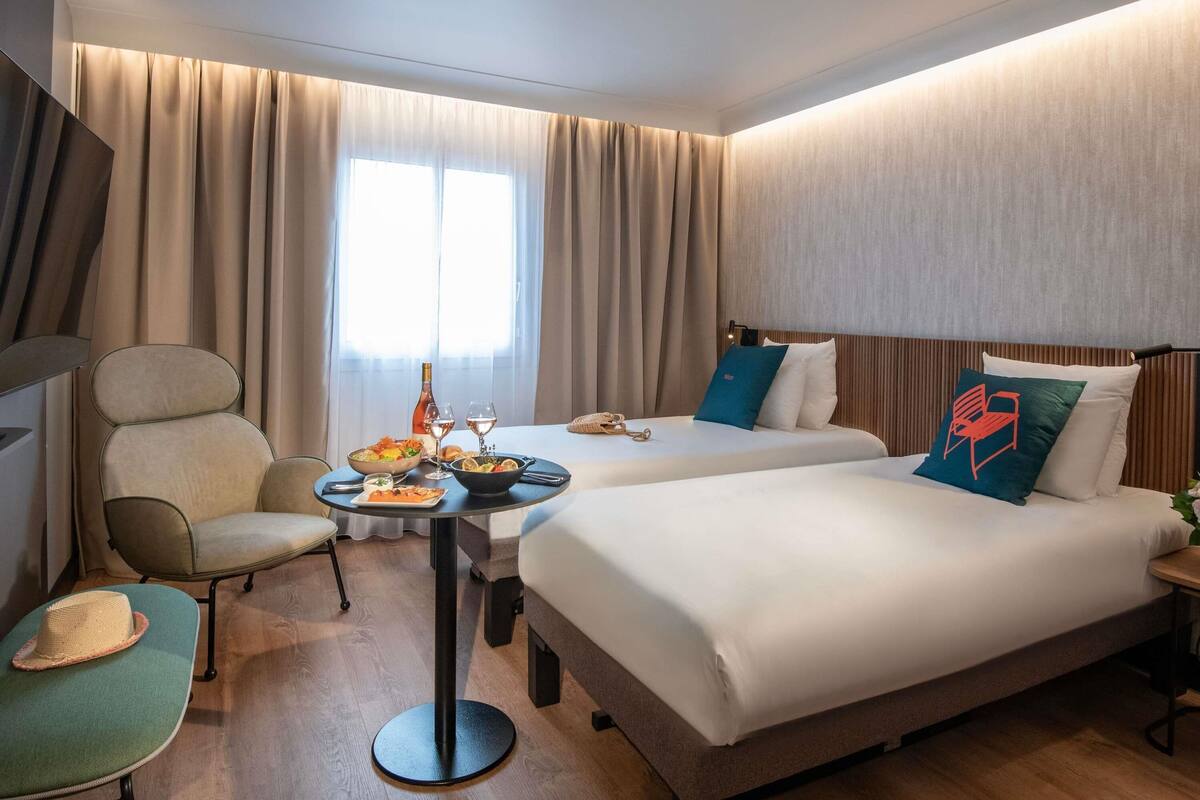 Superior Room, 2 Twin Beds (2 Single Beds) | Premium bedding, in-room safe, blackout drapes, soundproofing