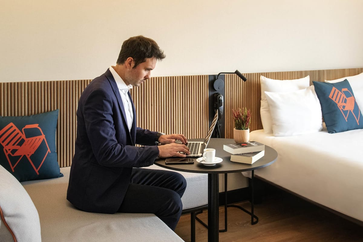 Premium bedding, in-room safe, individually decorated