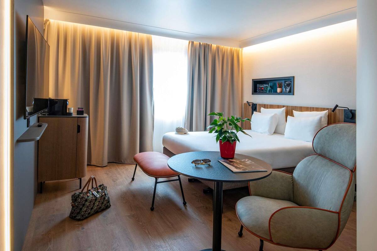 Business Room, 1 Double Bed | Premium bedding, in-room safe, blackout drapes, soundproofing