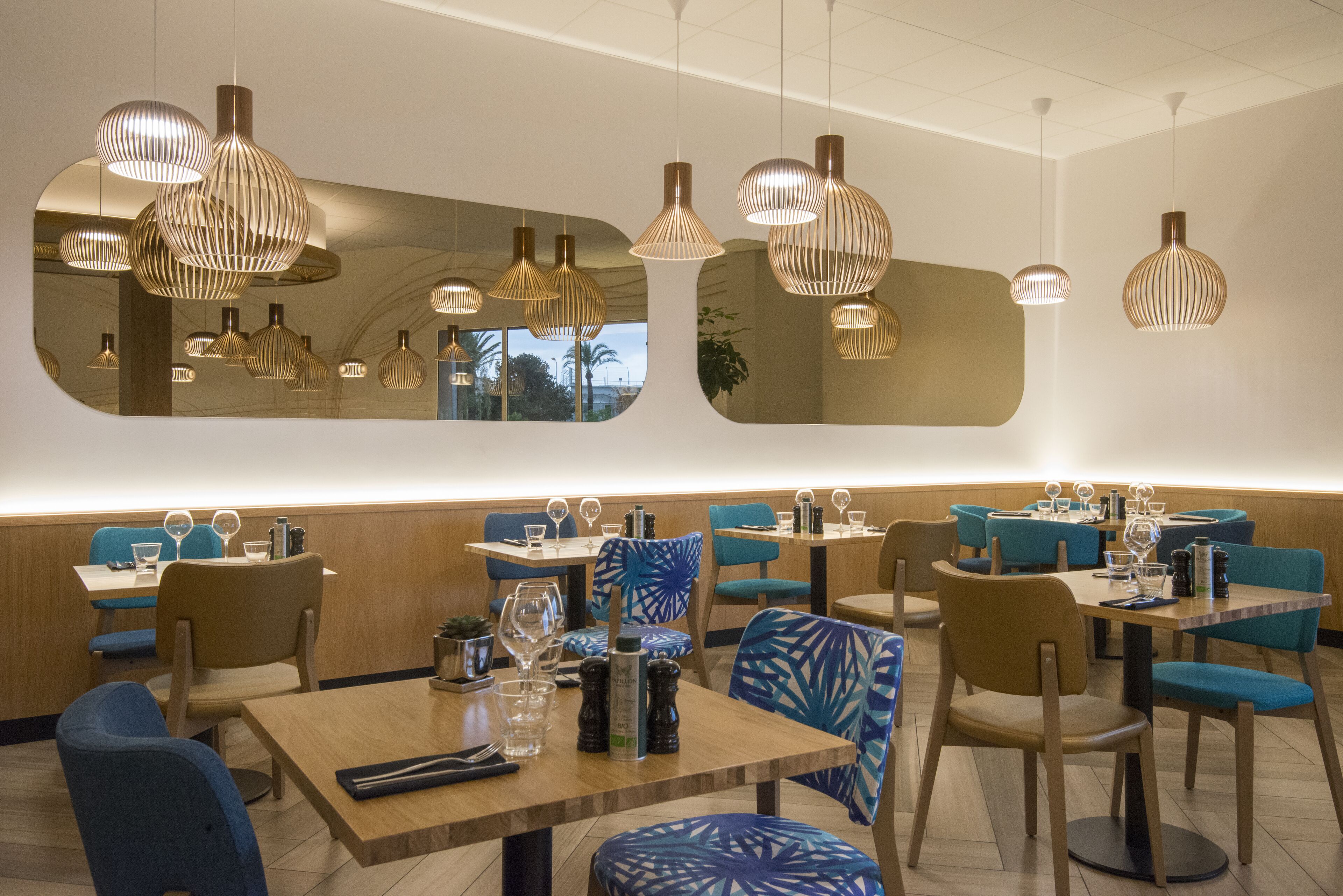 breakfast, lunch, dinner served; french cuisine