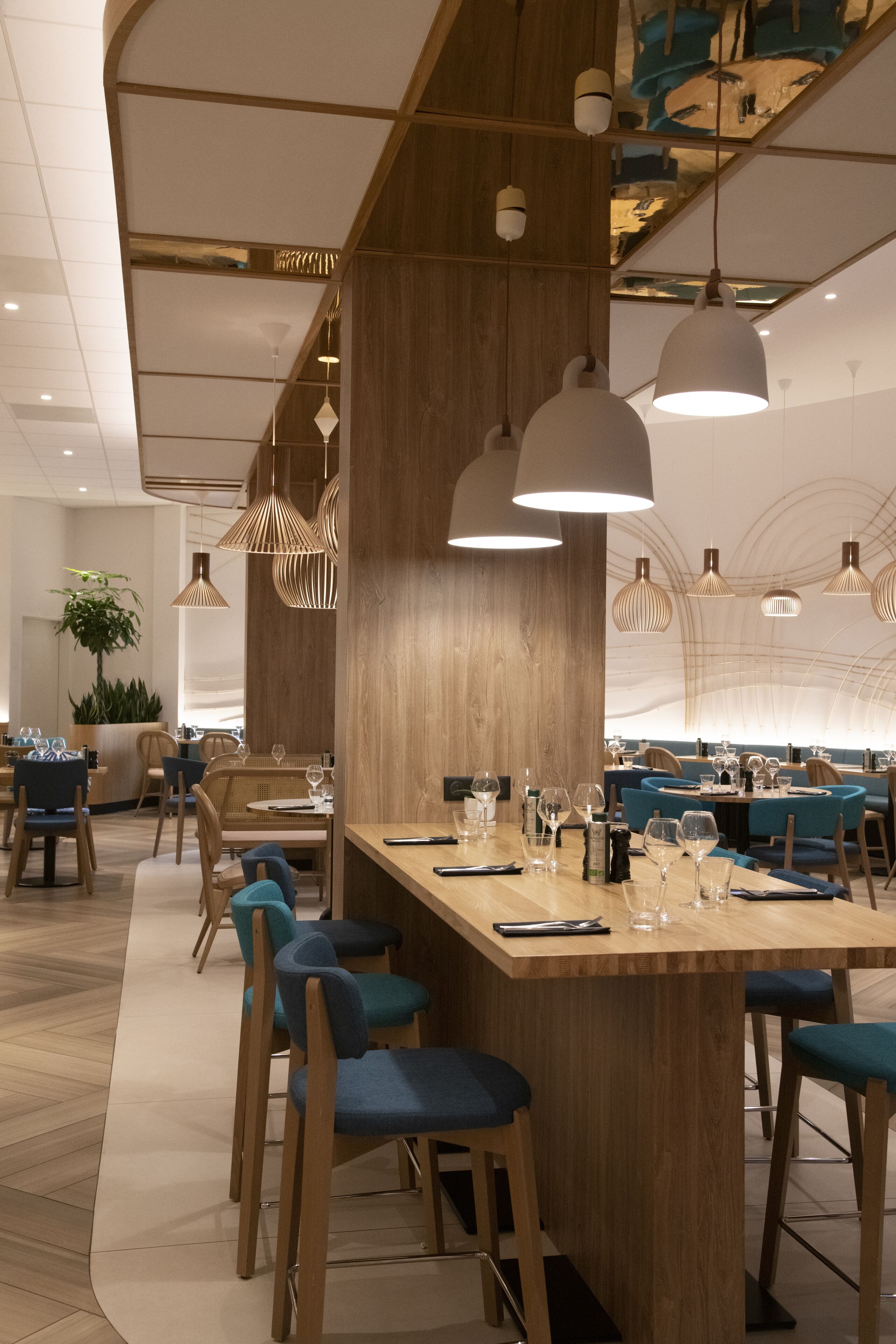 breakfast, lunch, dinner served; french cuisine