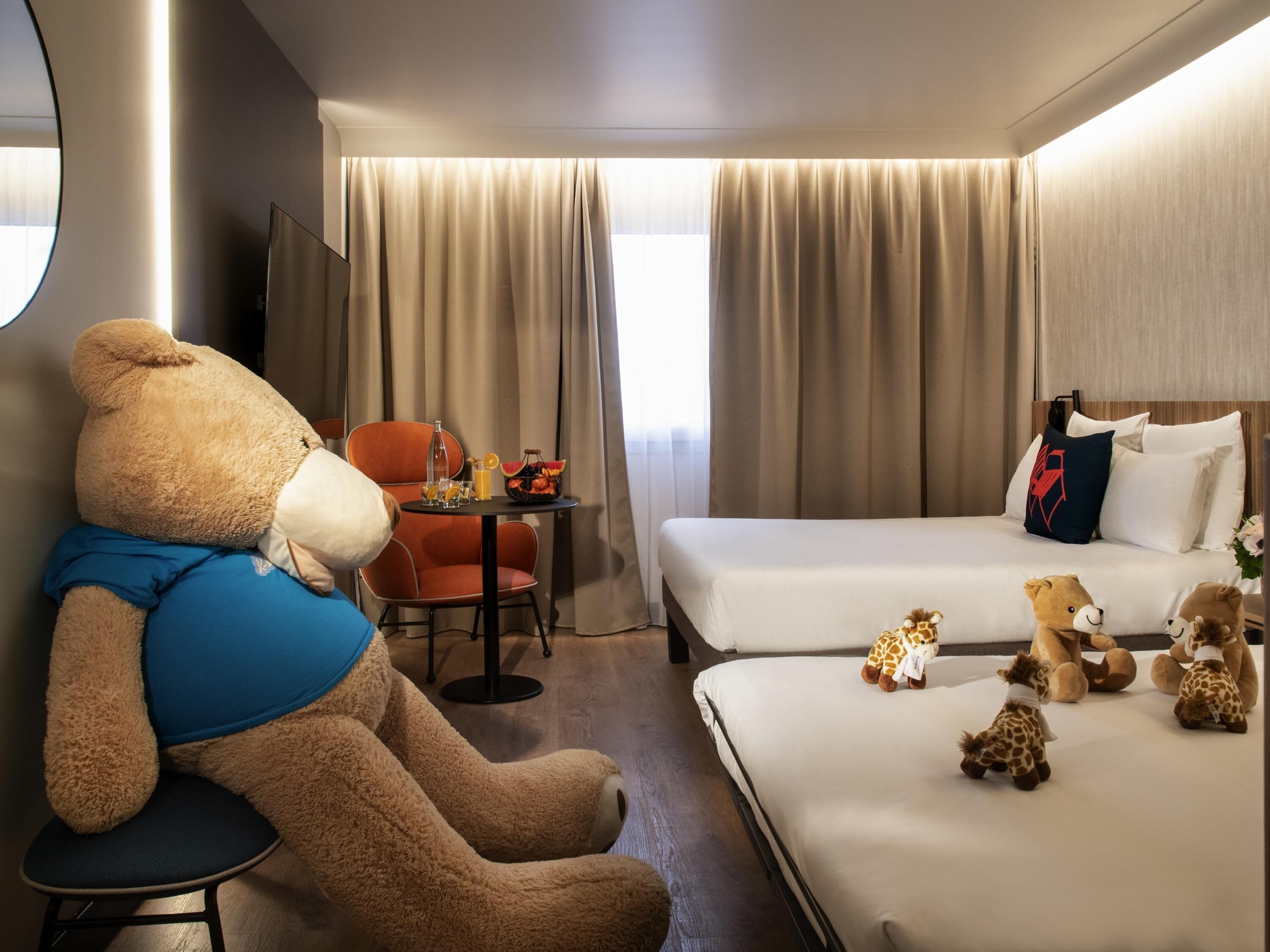 Chambre Supérieure, 1 lit double et 1 canapé-lit | Literie de qualité supérieure, coffres-forts dans les chambres