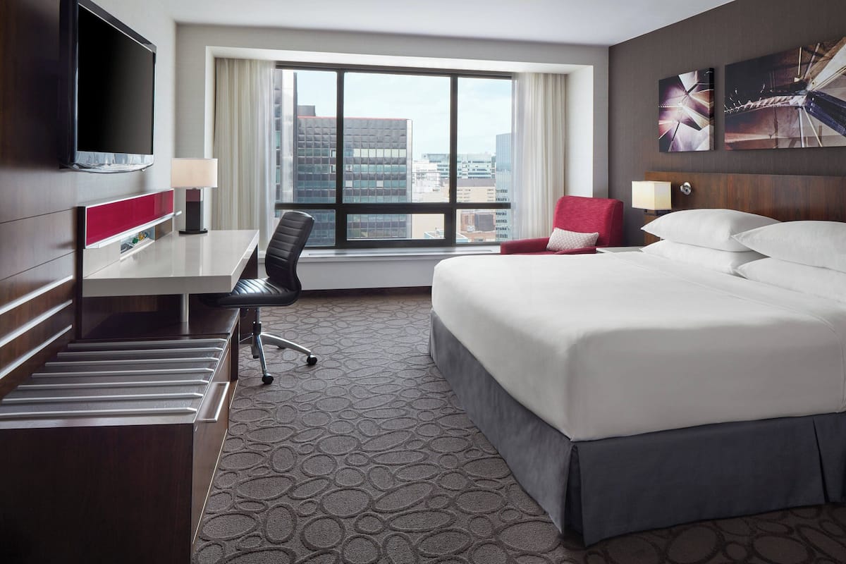 1 bedroom, pillow-top beds, in-room safe, desk