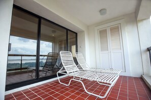 Deluxe Suite (With Breakfast) | Terrace/patio