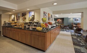 Free daily continental breakfast - Georgetown Suites Courtyard (Washington)