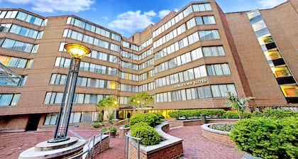 Georgetown Suites Courtyard