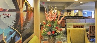 Georgetown Suites Courtyard