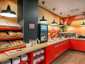 每日付費供應吃到飽自助式早餐
