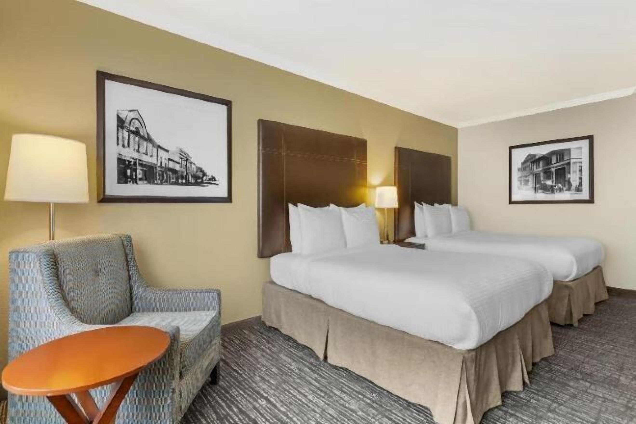 Literie de qualité supérieure, coffres-forts dans les chambres, bureau