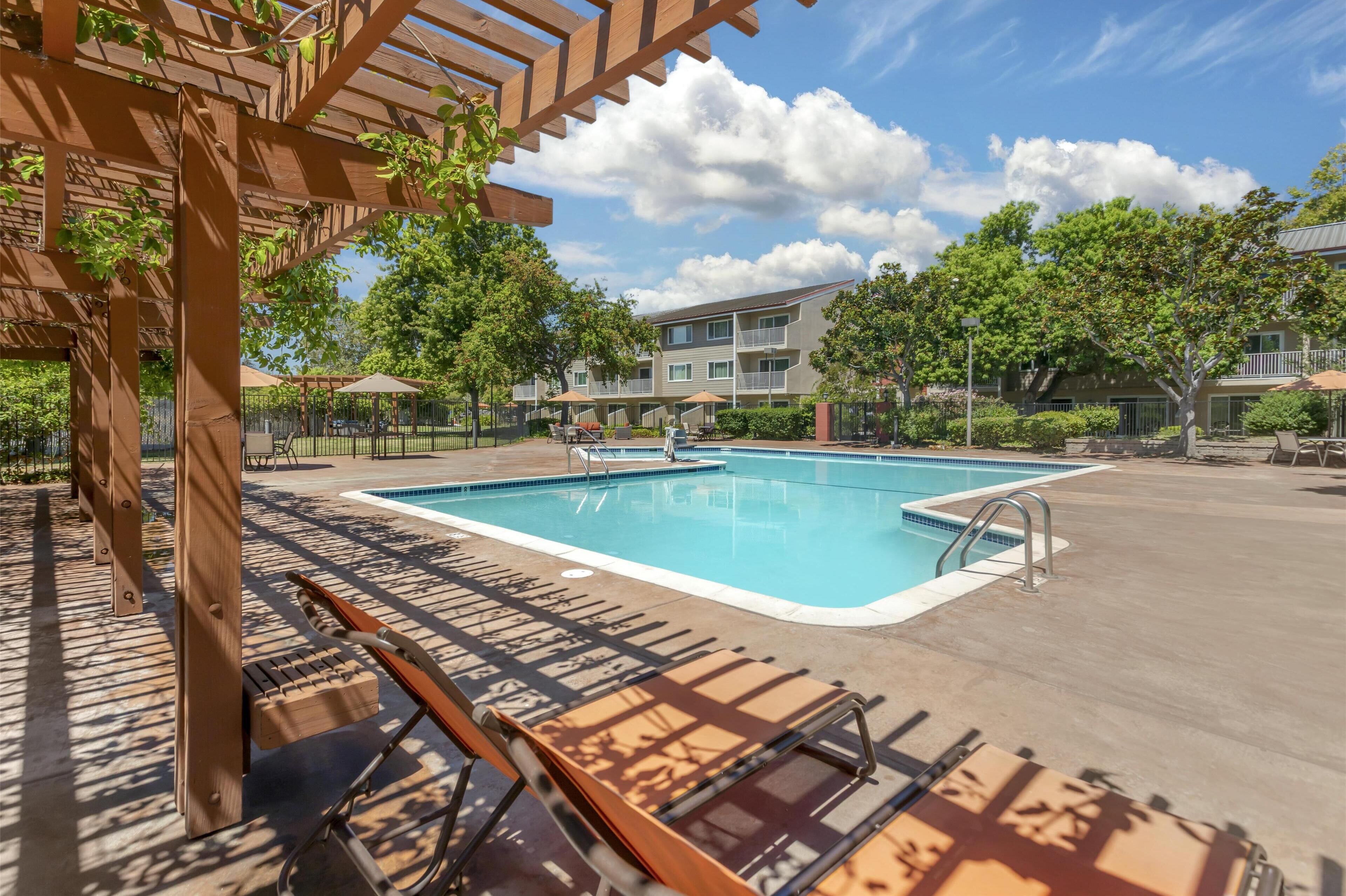 Outdoor pool, open 8 AM to 10 PM, sun loungers