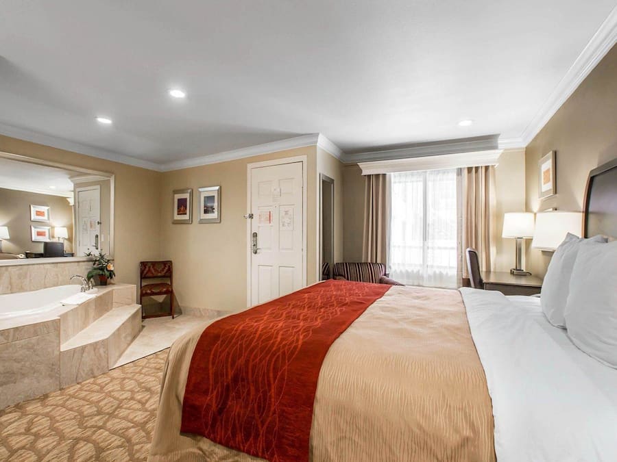 Superior Room, 1 King Bed with 2-person In Room Whirlpool, Non Smoking | Pillowtop beds, desk, laptop workspace, blackout drapes