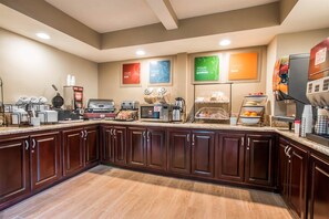 Buffet - Quality Inn Downey (Downey)