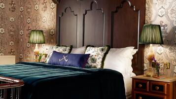 Ropa de cama de alta calidad, minibar, caja fuerte