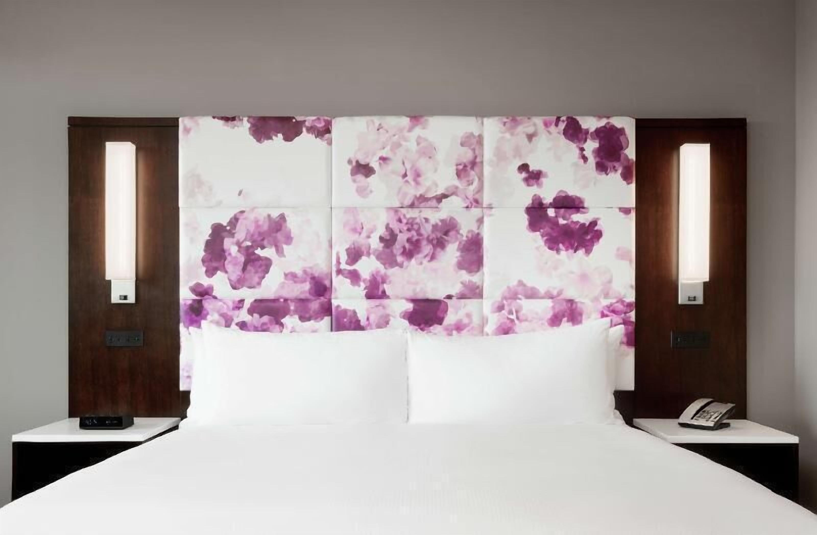 Biancheria da letto di alta qualità, cassaforte in camera, una scrivania