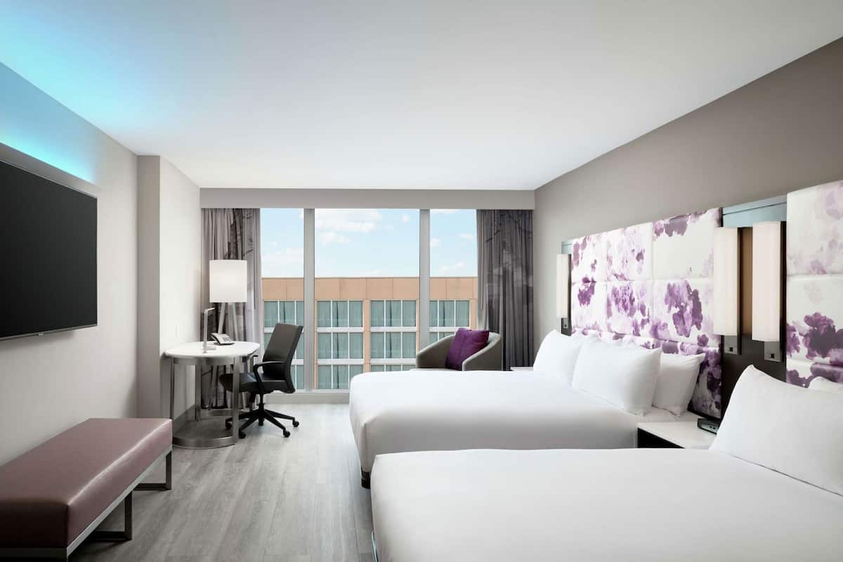 Premium bedding, in-room safe, desk, laptop workspace