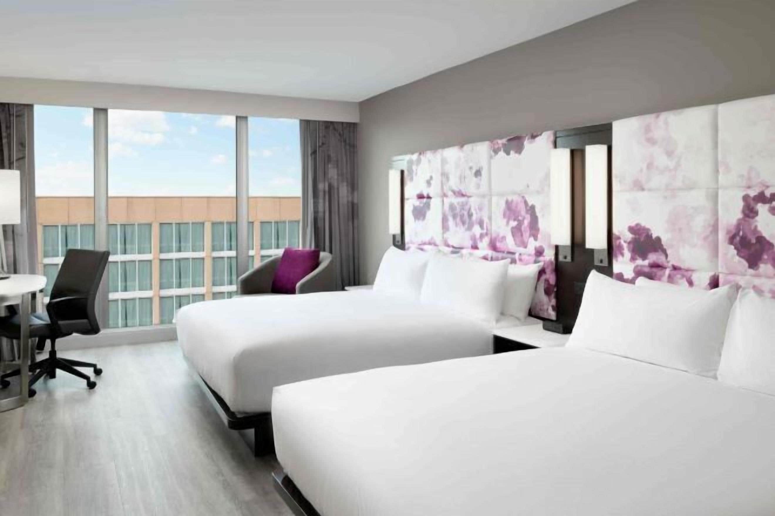 Literie de qualité supérieure, coffres-forts dans les chambres, bureau