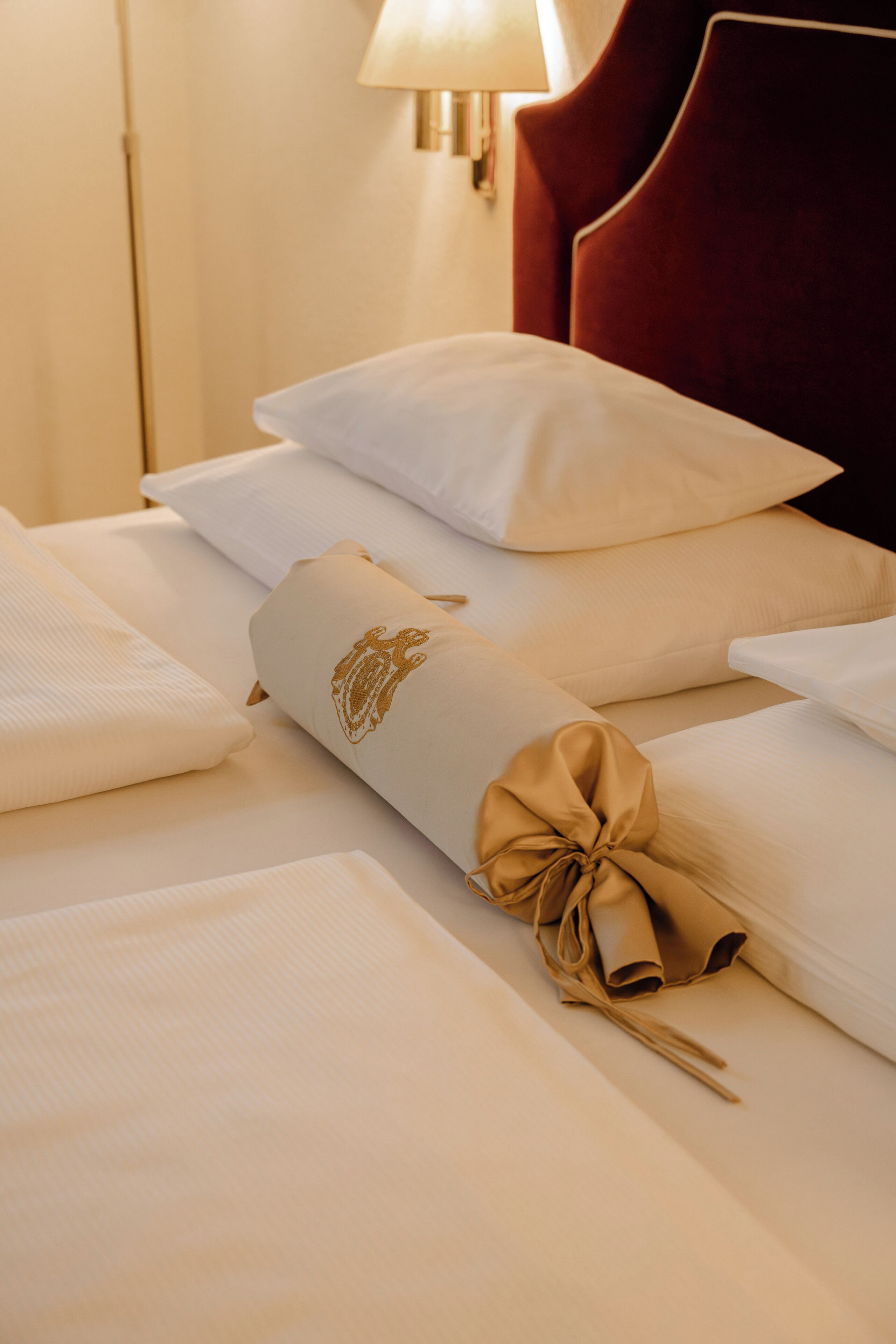 double room, courtyard view | minibar, in-room safe, desk, soundproofing