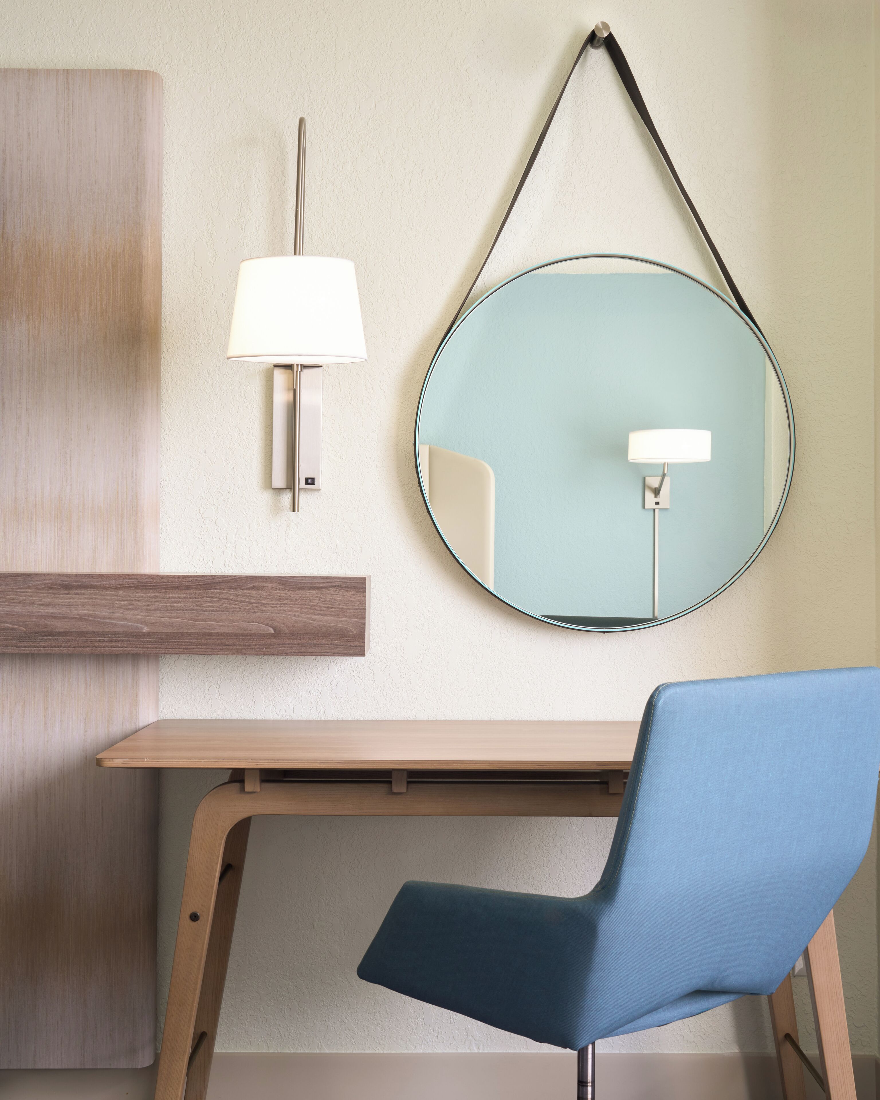 1 bedroom, premium bedding, desk, laptop workspace