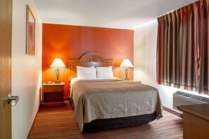 Iron/ironing board, free WiFi, bed sheets