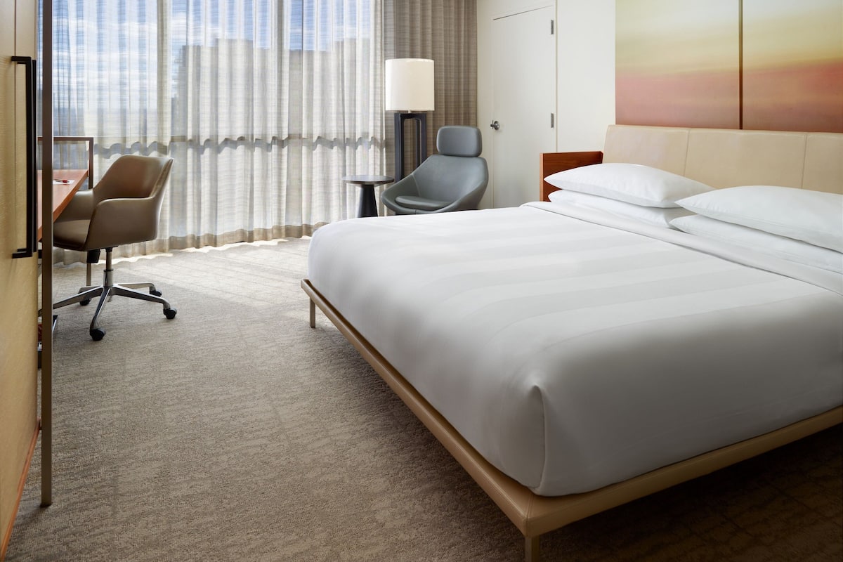 1 bedroom, hypo-allergenic bedding, in-room safe, desk