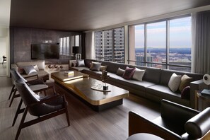 37-inch flat-screen TV with satellite channels, TV, Netflix