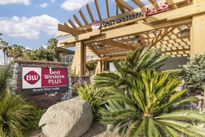 Exterior - Best Western Plus Beach View Lodge Carlsbad (Carlsbad)