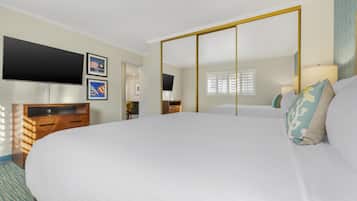 Suite, 1 King Bed, Non Smoking, Kitchen (with Sofabed)