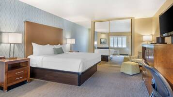 Standard Room, 1 King Bed, Non Smoking, Fireplace | In-room safe, desk, laptop workspace, blackout drapes