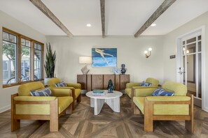 Lobby - Best Western Plus Beach View Lodge Carlsbad (Carlsbad)
