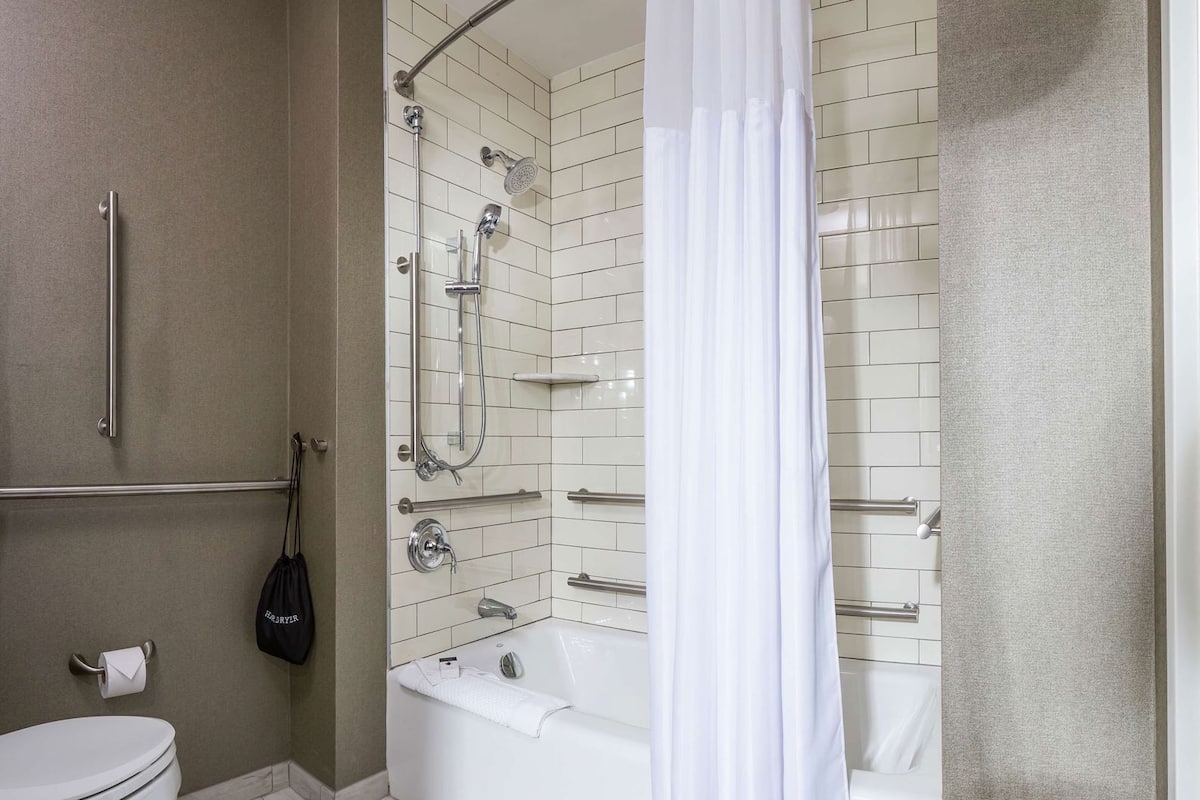 Bathroom | Combined shower/tub, deep soaking tub, designer toiletries, hair dryer