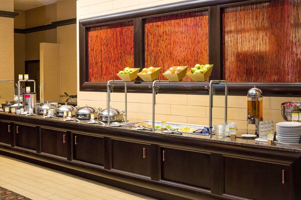 Colazione a buffet a pagamento, servita tutte le mattine 