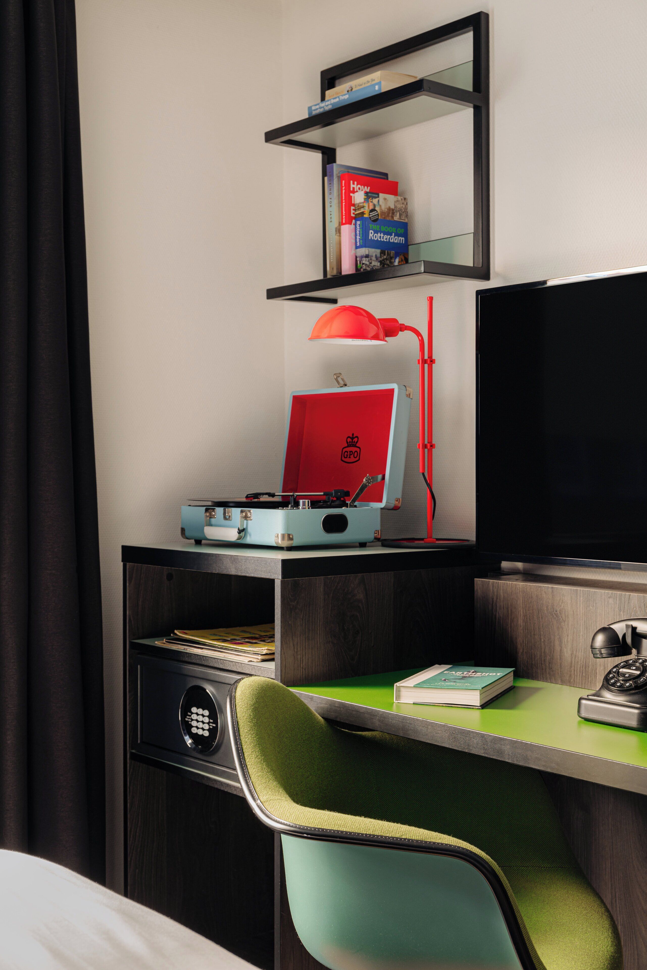 room, 1 double bed (small) | in-room safe, desk, laptop workspace, soundproofing