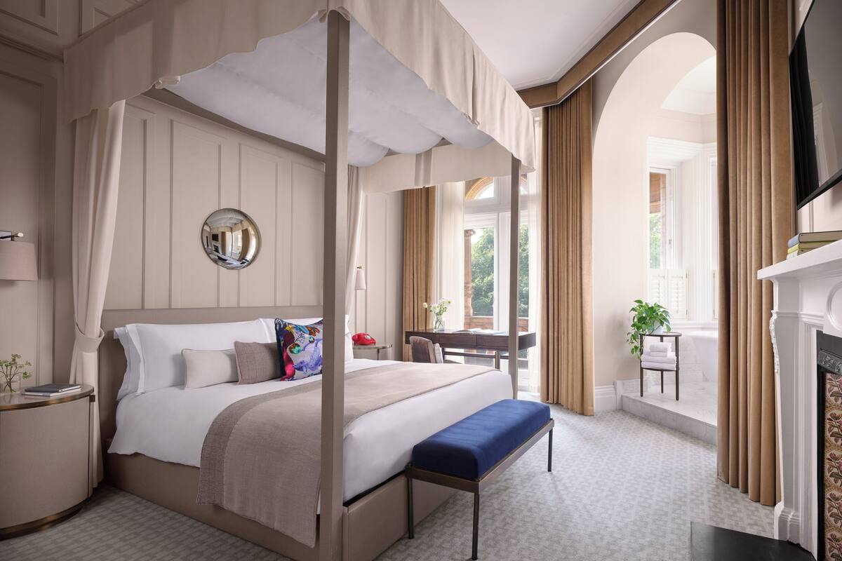 Suite, 1 King Bed (The Bloomsbury) | Premium bedding, minibar, in-room safe, soundproofing